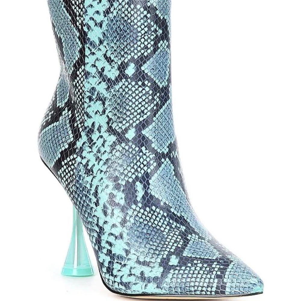 Stylish Blue Snake Print Women's Boots
